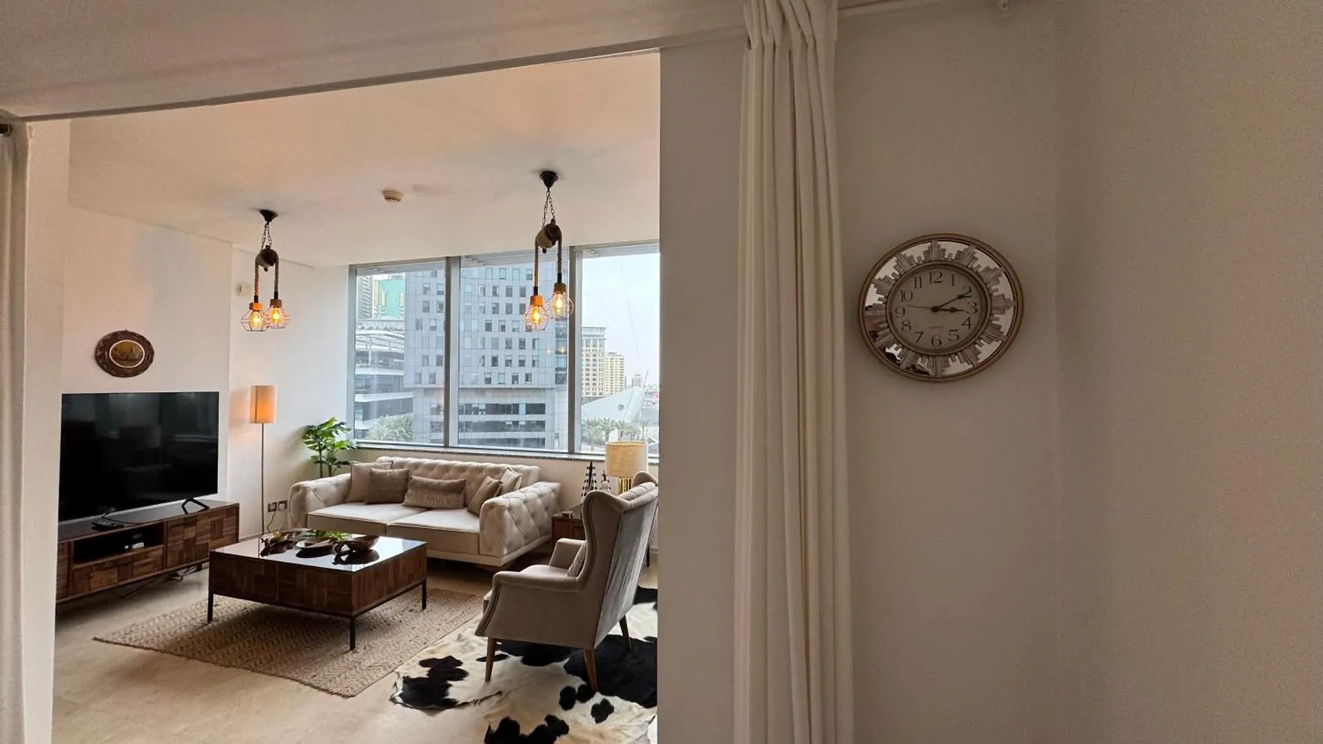 Ashri Stylish African-Inspired Studio In Difc Dubai