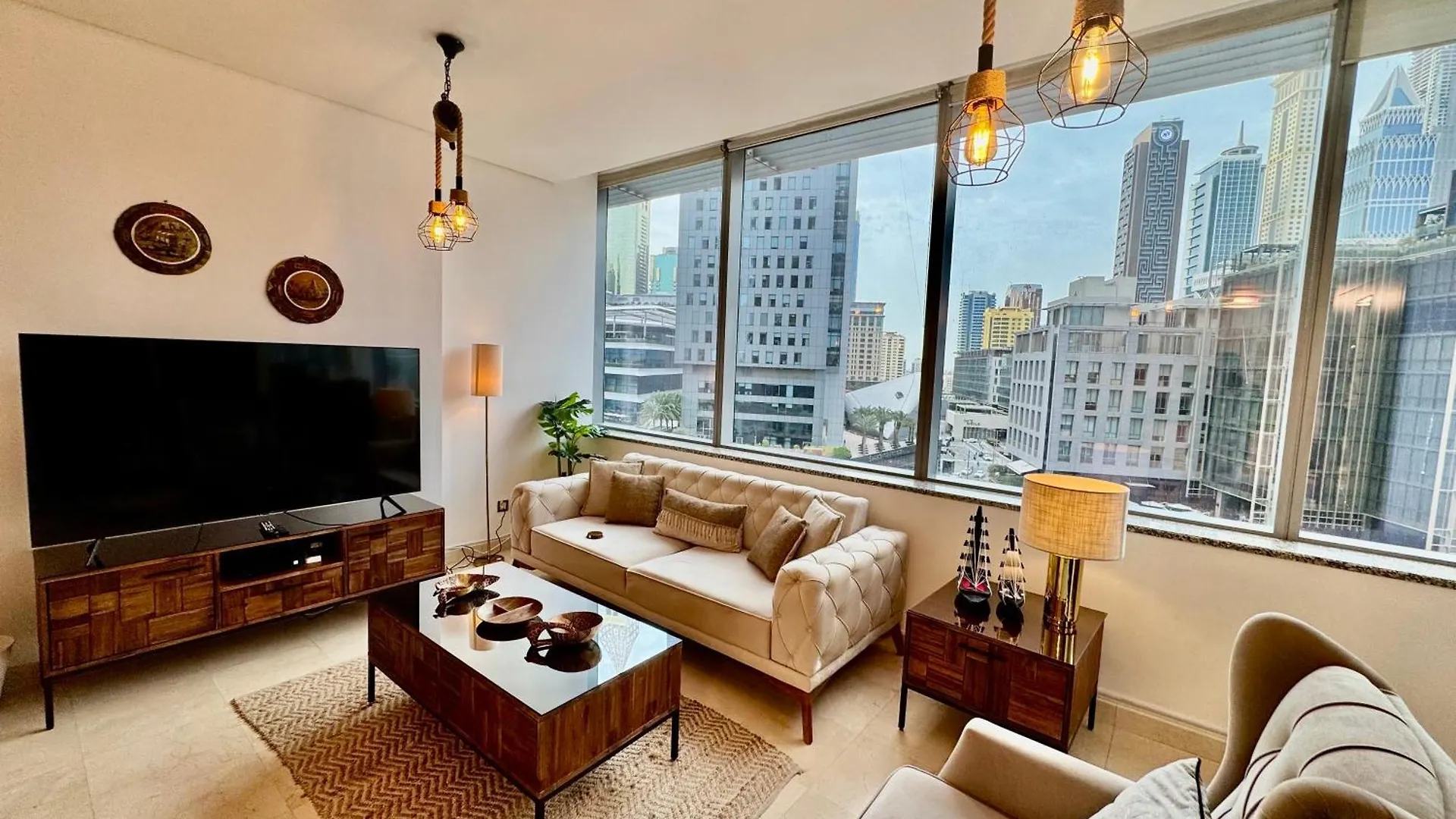 Ashri Stylish African-Inspired Studio In Difc Dubai Apartment