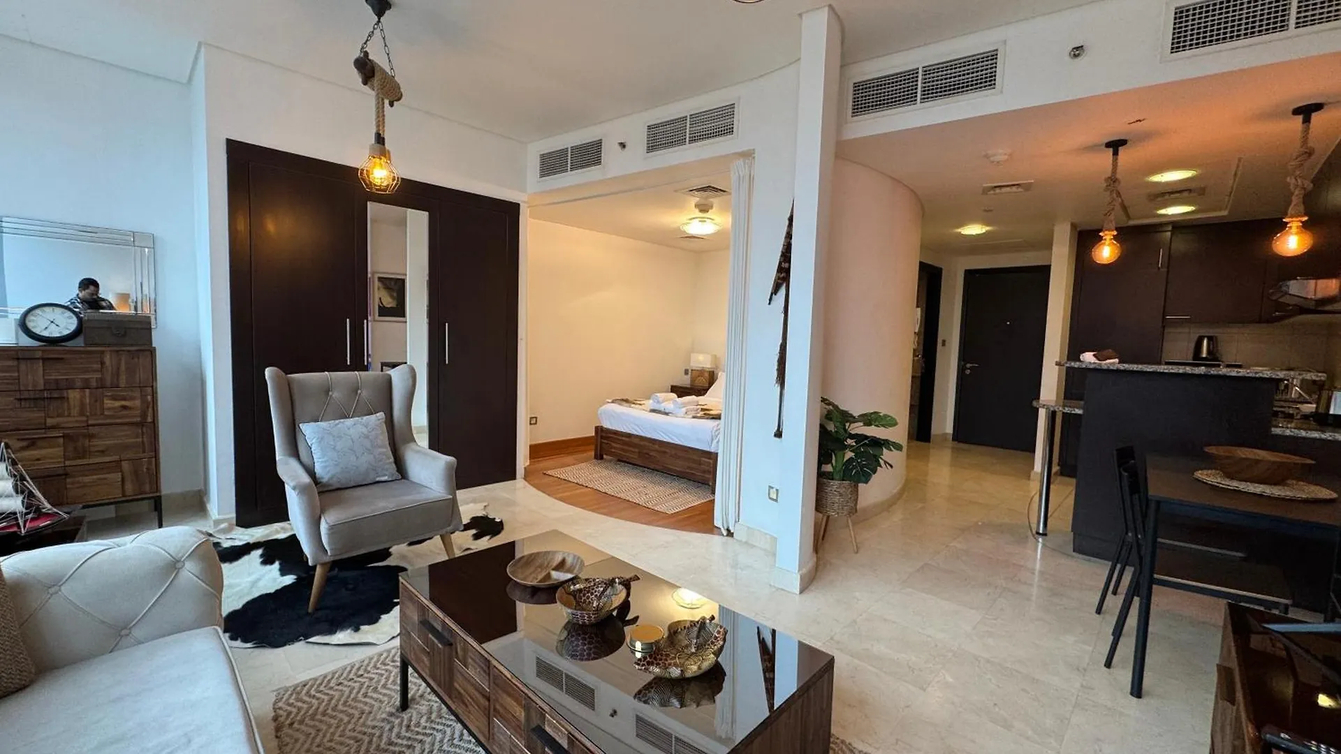 Ashri Stylish African-Inspired Studio In Difc Dubai