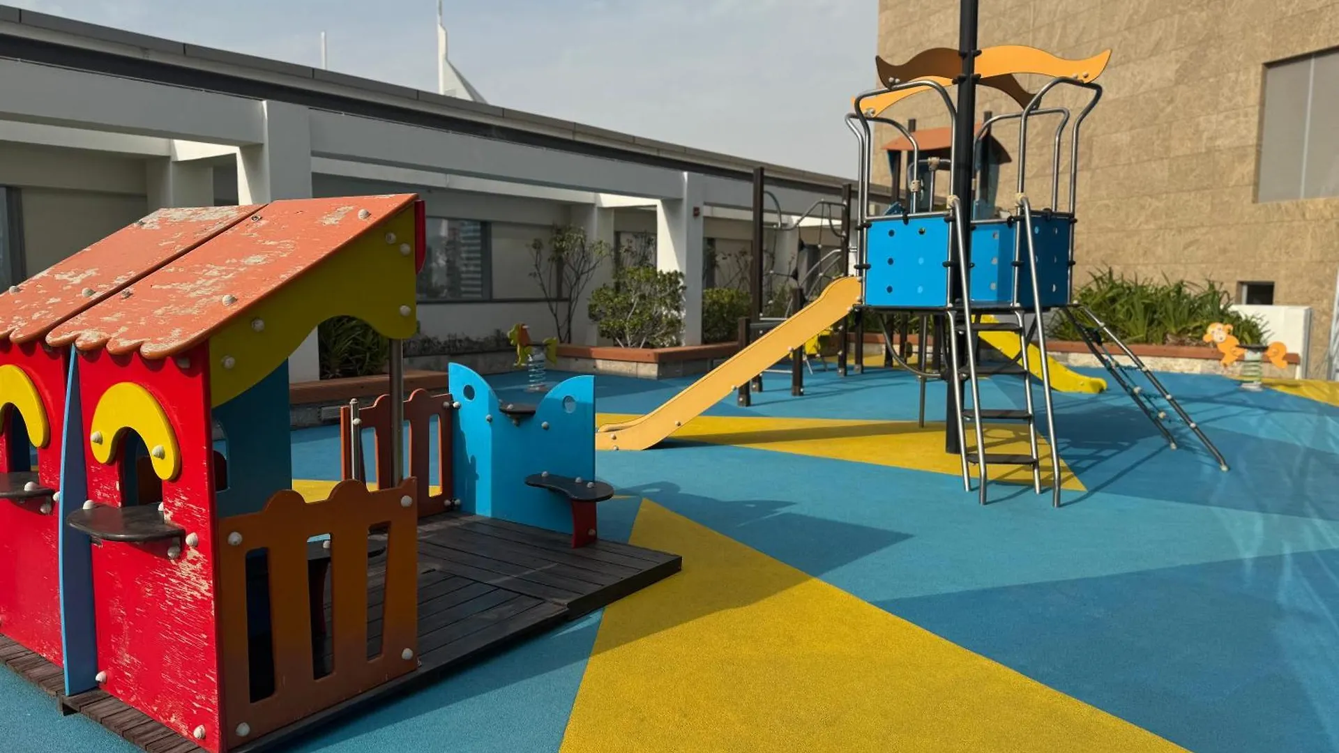 Ashri Stylish African-Inspired Studio In Difc Dubai